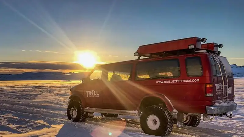 Blue ice cave by super jeep from Jökulsárlón